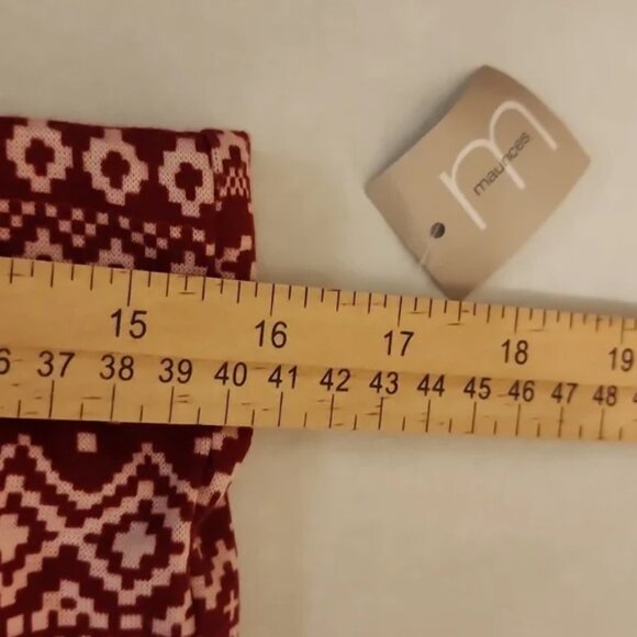 MAURICES SNOWFLAKE PRINT HACCI LEGGING - L - Picture 4 of 6